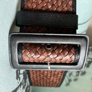 Banana Republic wide belt woven brown leather & black buckle women's size S